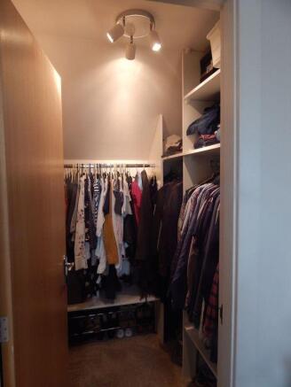 Walk In Dressi...