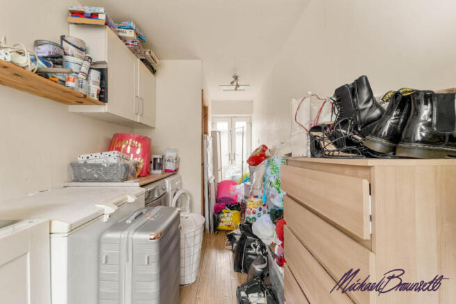 4 bed Semi-Detached for sale Image 12
