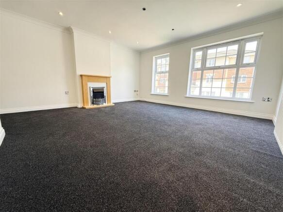 3 bed Town House for sale Image 7