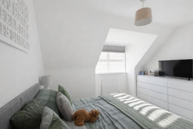 4 bed Semi-Detached for sale Image 9