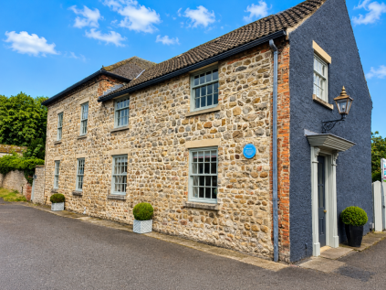 North End, Bedale, DL8