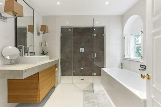 En Suite Bathroom