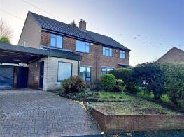 16, Lyne Edge Crescent, Dukinfield SK16 5HD