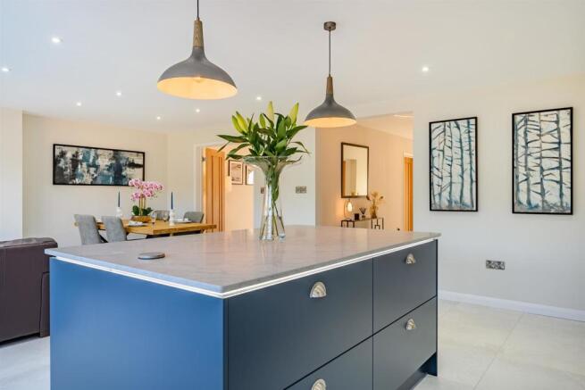 8482132-interior24.jpg