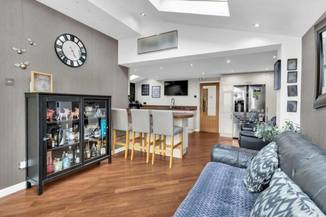 4 bed Detached for sale Image 6