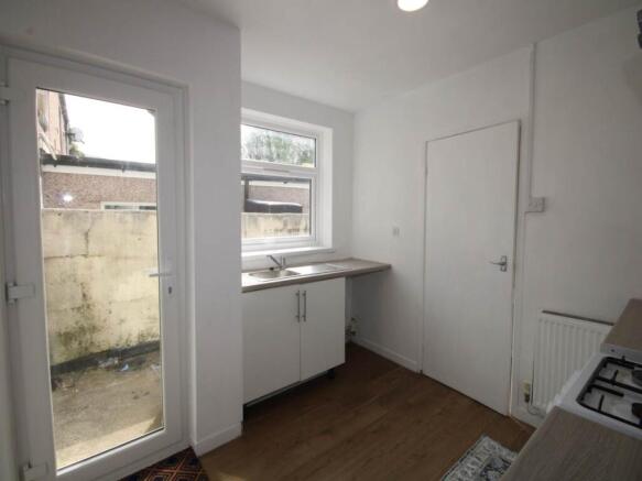 Kitchen (2)