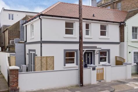 Eriswell Road, Worthing, BN11
