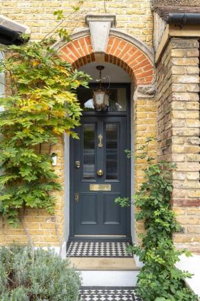 Cheneys Road, E11