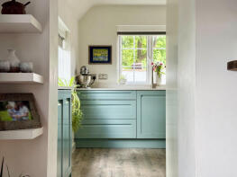 Dropshort Cottage, Tring Road, Dudswell, Berkhamsted HP4 3SE