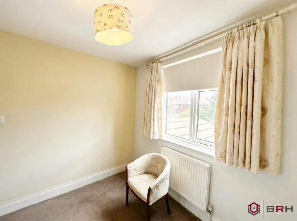 4 bed Semi-Detached for sale Image 9