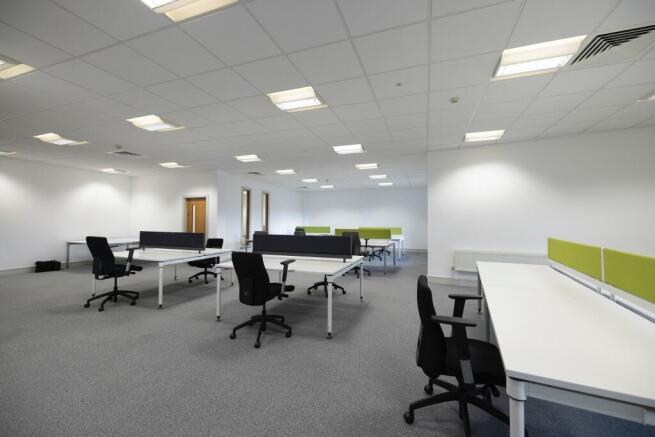 Office (33) 1600sqft