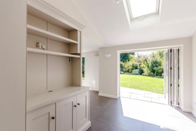 8398088-interior02-800.jpg
