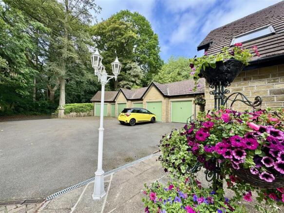 2 bed Apartment for sale Image 3