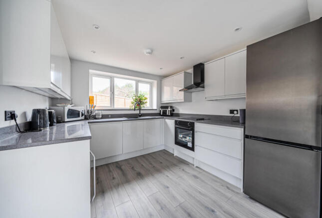 1389452-16-694020...