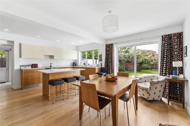 Kitchen/Dining