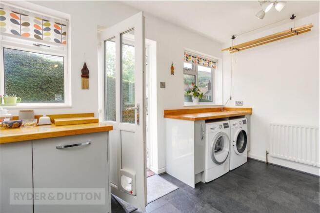 4 bed Detached for sale Image 12
