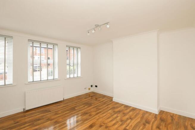 3 bed End of Terrace to rent Image 5