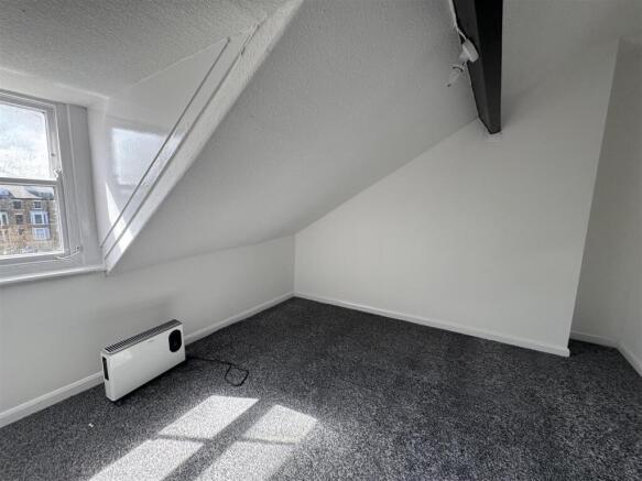 2 bed Flat to rent Image 5