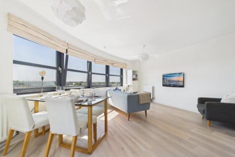 Q2, Watlington Street, Reading, Berkshire, RG1