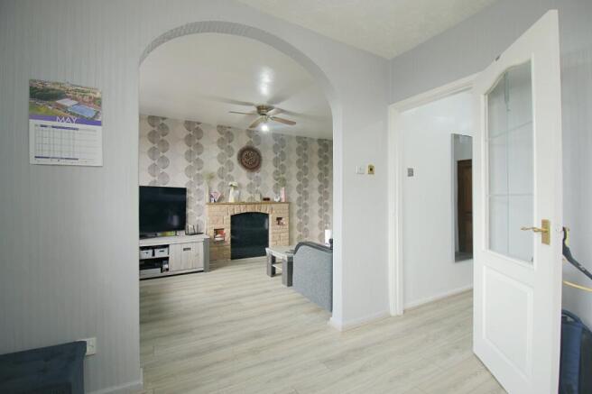 5 bed Semi-Detached for sale Image 9