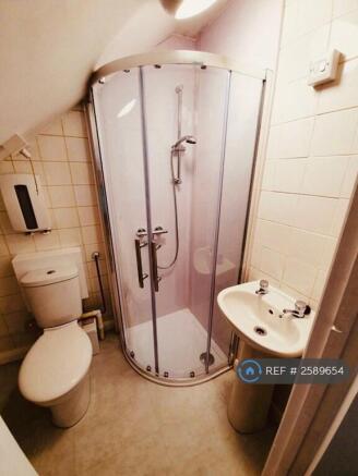 Bedroom 5 Ensuite