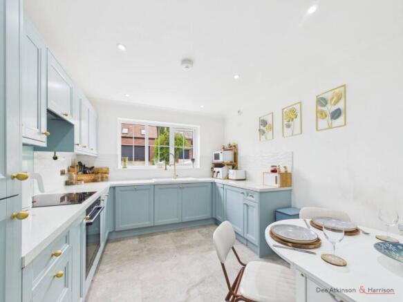 Kitchen/Dining Area