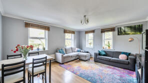 2, Glandford Way, Chadwell Heath, Romford RM6 4UG