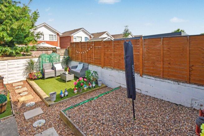 3 bed Semi-Detached for sale Image 8