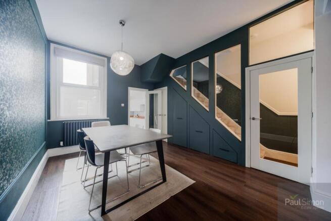 3 Bedroom Terraced for Rent