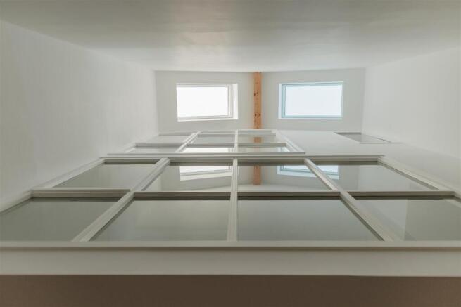 3 bed Town House to rent Image 9