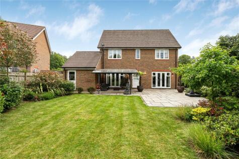 Miller Avenue, Grayshott, Hindhead, Hampshire, GU26