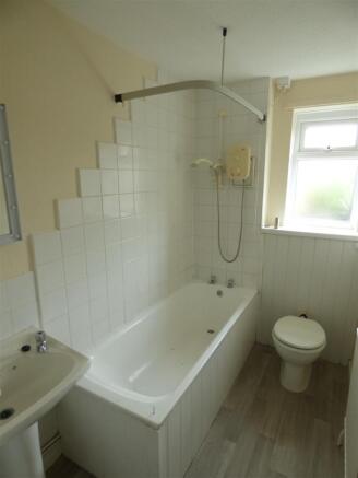 Bathroom.JPG