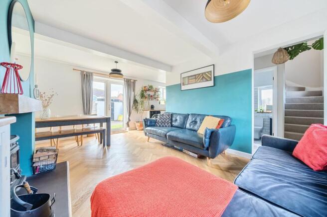 Living Room/Dining Room (4)