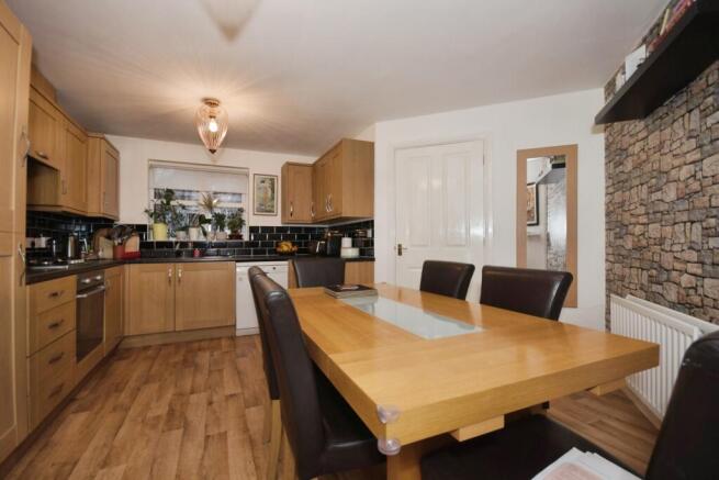61 Piper Close photo 4