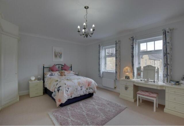 4 bed Mews for sale Image 9