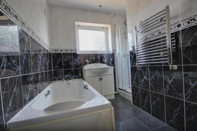 3 bed House to rent Image 7