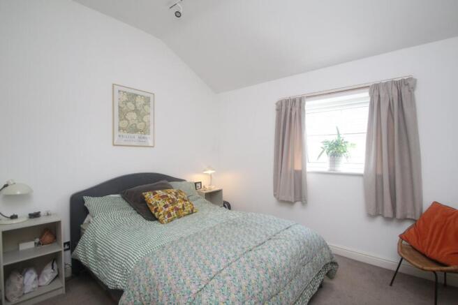 2 bed Flat to rent Image 4
