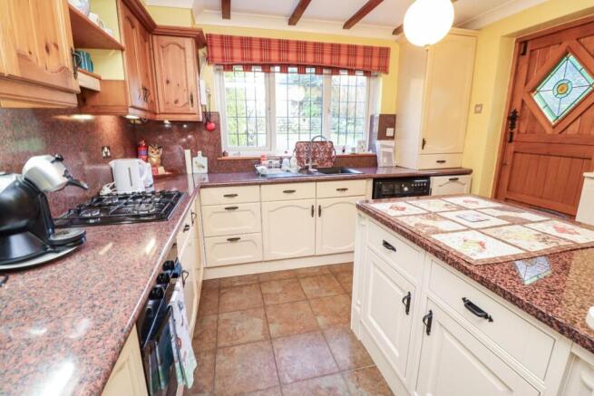 Kitchen / Breakfast Room