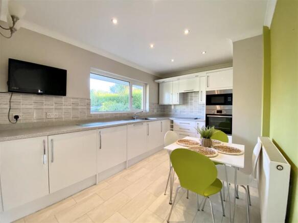 Kitchen/Breakfast Room