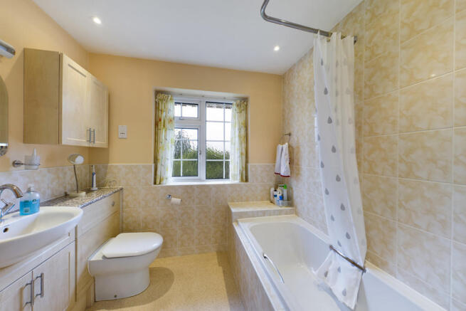 En Suite Bathroom