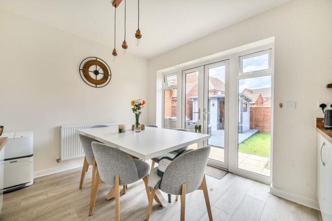 Claypipe Close, Amesbury, SP4 photo 4