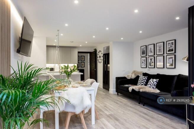 5 bed Terraced to rent Image 4