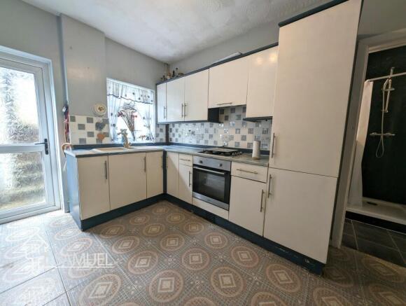 Kitchen b