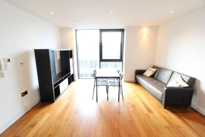 1 bed Apartment to rent Image 4