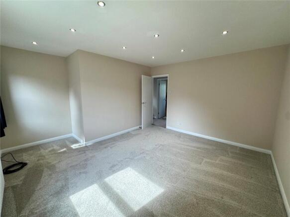 2 bed End of Terrace to rent Image 5
