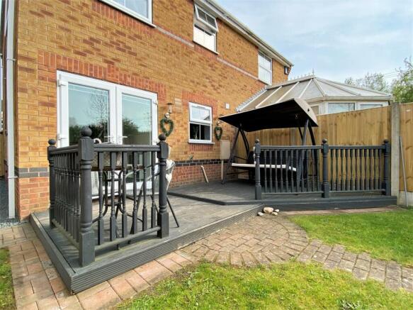 Decked Seating Area 571