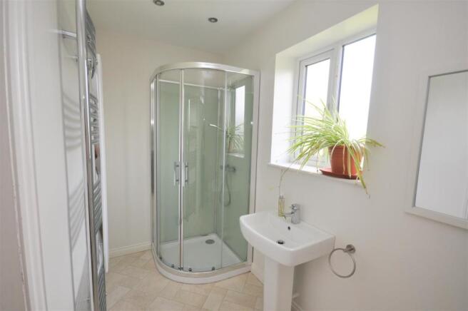 GROUND FLOOR SHOWER ROOM
