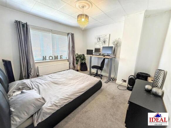 3 bed Semi-Detached for sale Image 12