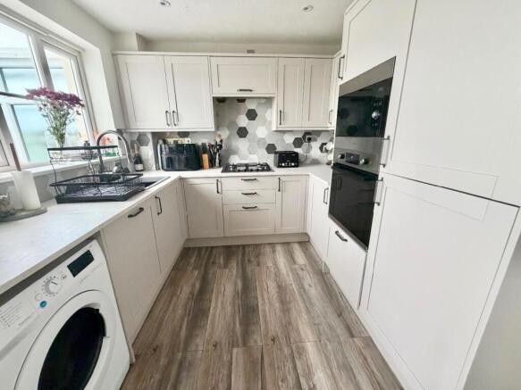 3 bed Semi-Detached for sale Image 4