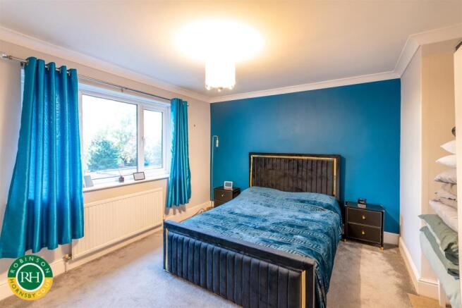 3 bed Semi-Detached for sale Image 8